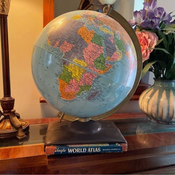 REPLOGLE | Vintage Reference World Globe with Atlas, 10" diameter (c.1954) - Picture 10 of 11